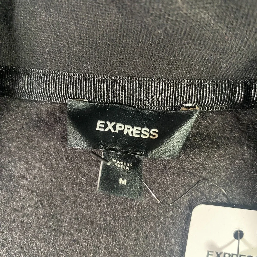 NWT Express 1/2 Zip Pullover Sweater Mens Size Medium Black‎ Lightweight Stretch